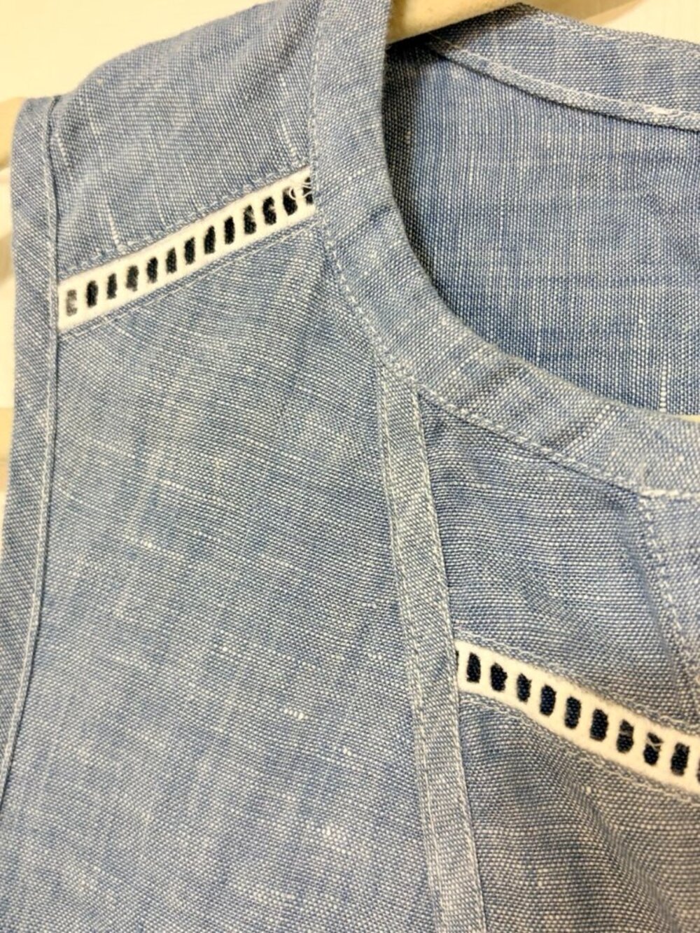 Jones New York Blue Linen Short Sleeve Blouse with White Trim Medium Petite MP - Picture 6 of 7